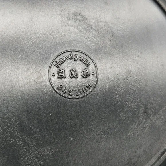 Vtg German Pewter (94% Zinc) Plate Adolf Griebjaber Depucting The Poor Poet - Picture 10 of 11